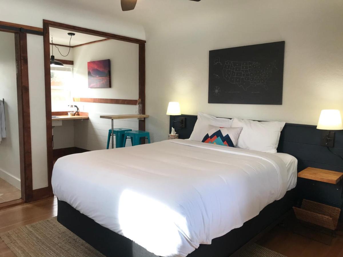 Left Coast Lodge - Pet Friendly Sisters Luaran gambar