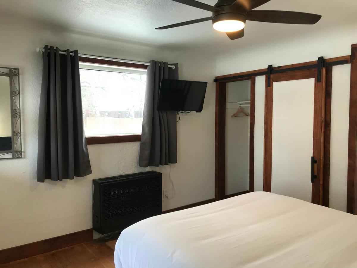 Left Coast Lodge - Pet Friendly Sisters Luaran gambar