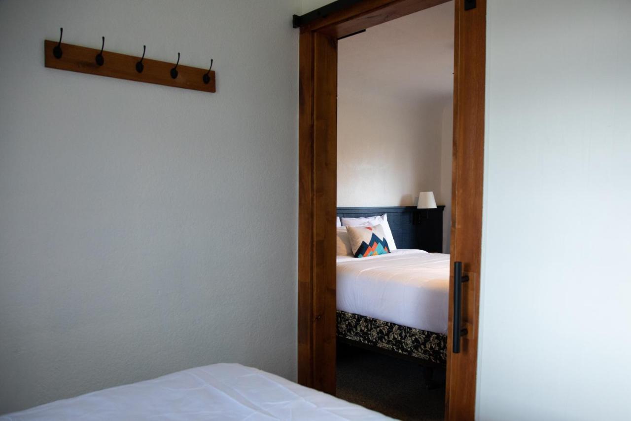 Left Coast Lodge - Pet Friendly Sisters Luaran gambar