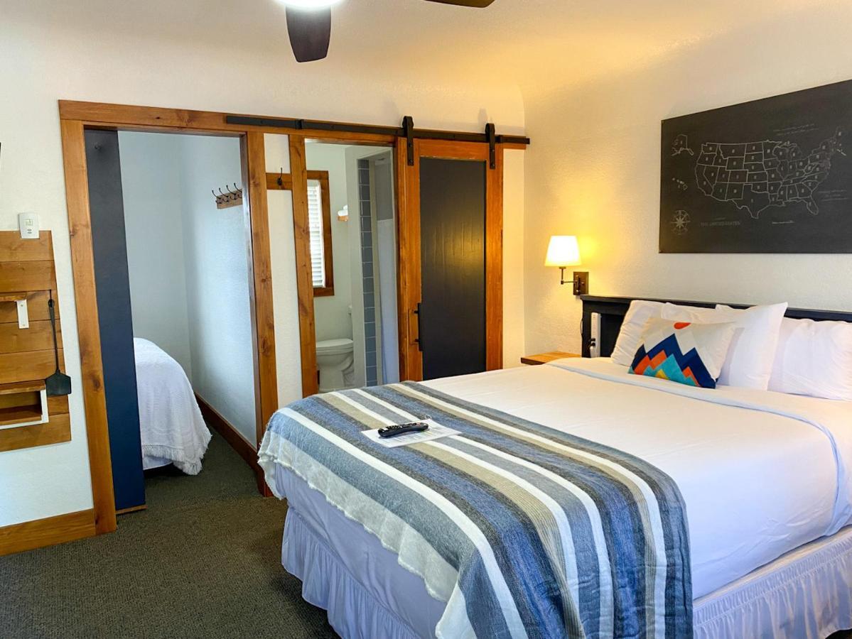 Left Coast Lodge - Pet Friendly Sisters Luaran gambar